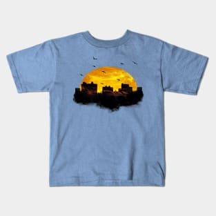 Sunset in city skyline Kids T-Shirt